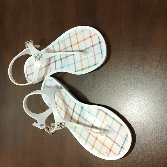 NWT Coach Lala White Silver Logo Casual Sandals/Thong Women Size 8B Casual - Picture 7 of 7